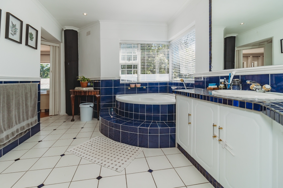 4 Bedroom Property for Sale in Heatherlands Western Cape